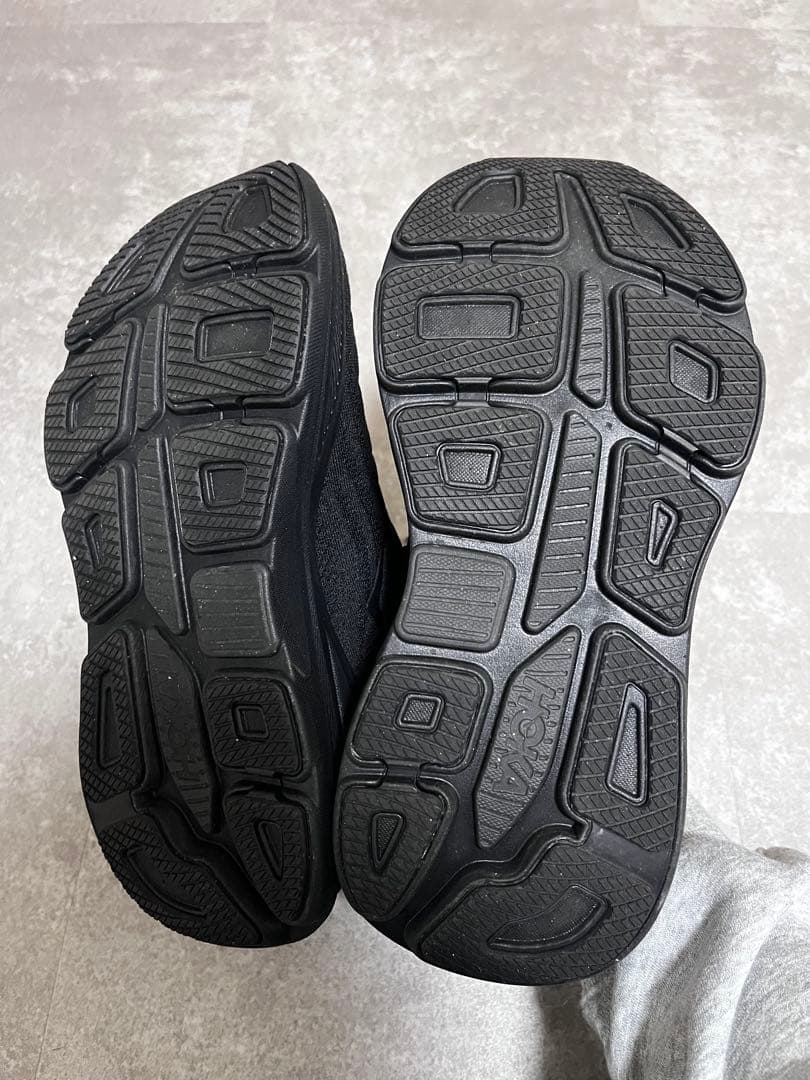 靴 HOKA BONDAI9