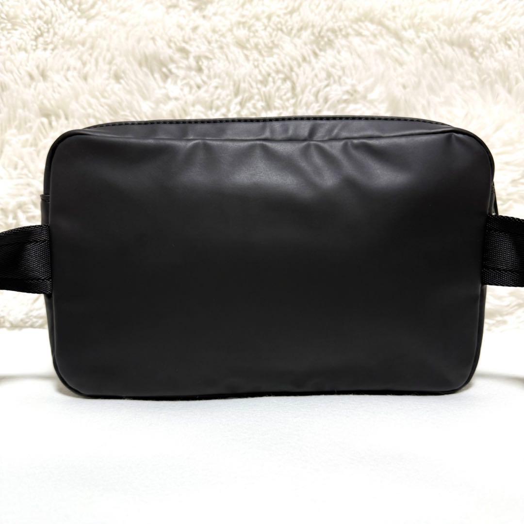美品 DIESEL ディーゼル ボディバッグ ブラック 黒 ビッグロゴ