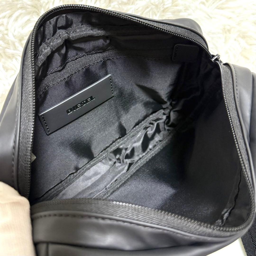 美品 DIESEL ディーゼル ボディバッグ ブラック 黒 ビッグロゴ