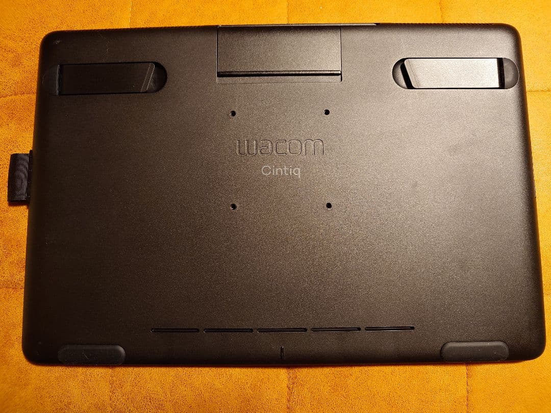 液タブ・ペンタブ wacom Cintiq 16