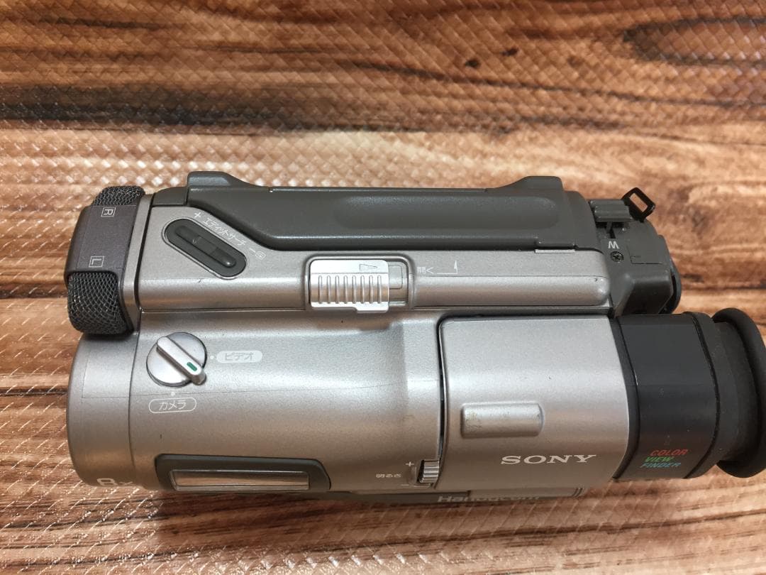 撮影再生ダビングOK　SONY　CCD-TR1　付属品あり　Hi8