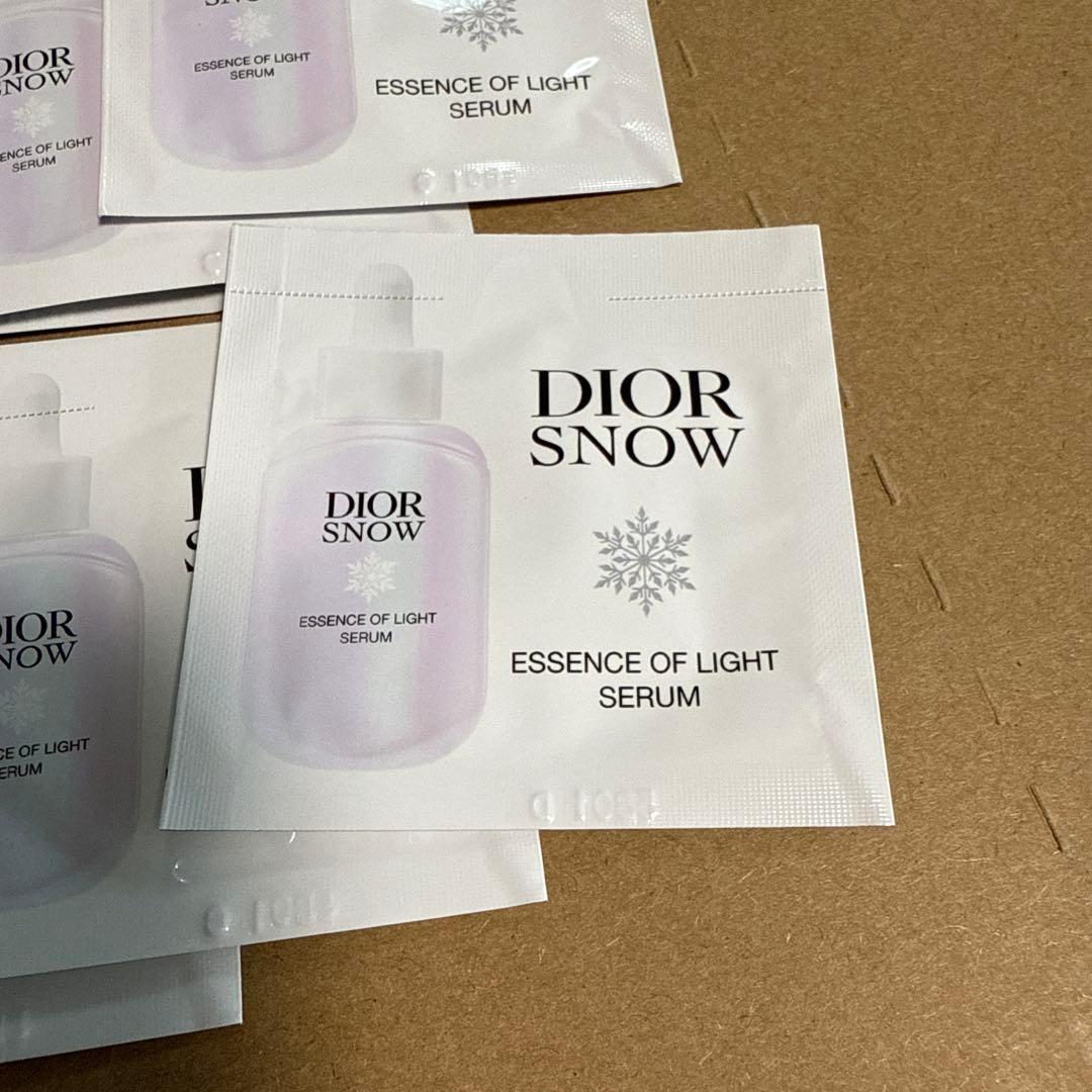 DIOR スノー　エッセンス　オブライトセラム(薬用美容液)1.0ml×171点