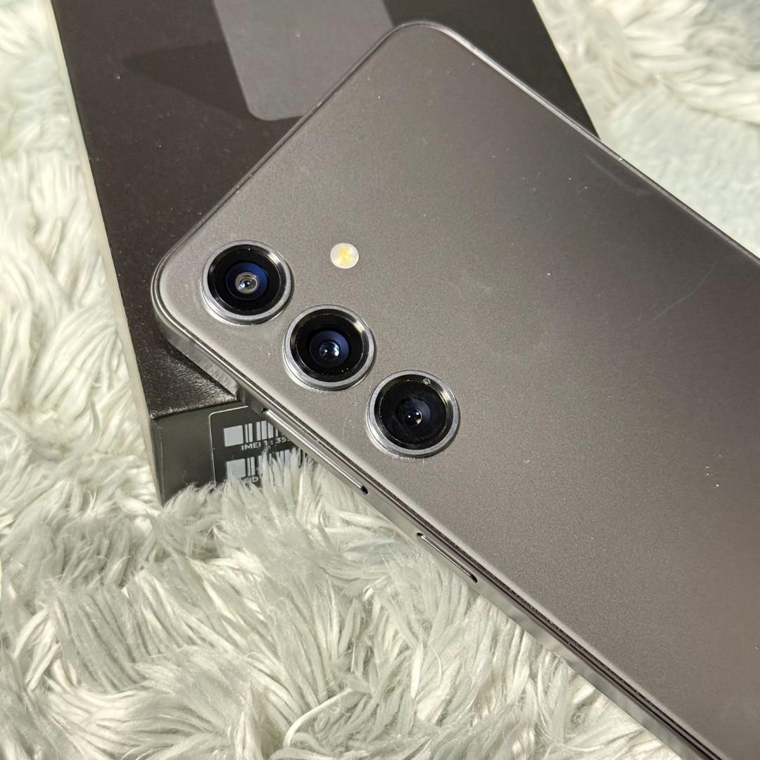 超美品 おまけ付き Galaxy S24 256GB Onyx Black 本体