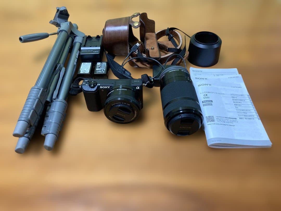 SONY ミラーレス一眼カメラ α5100ダブルズームレンズ&付属品セット