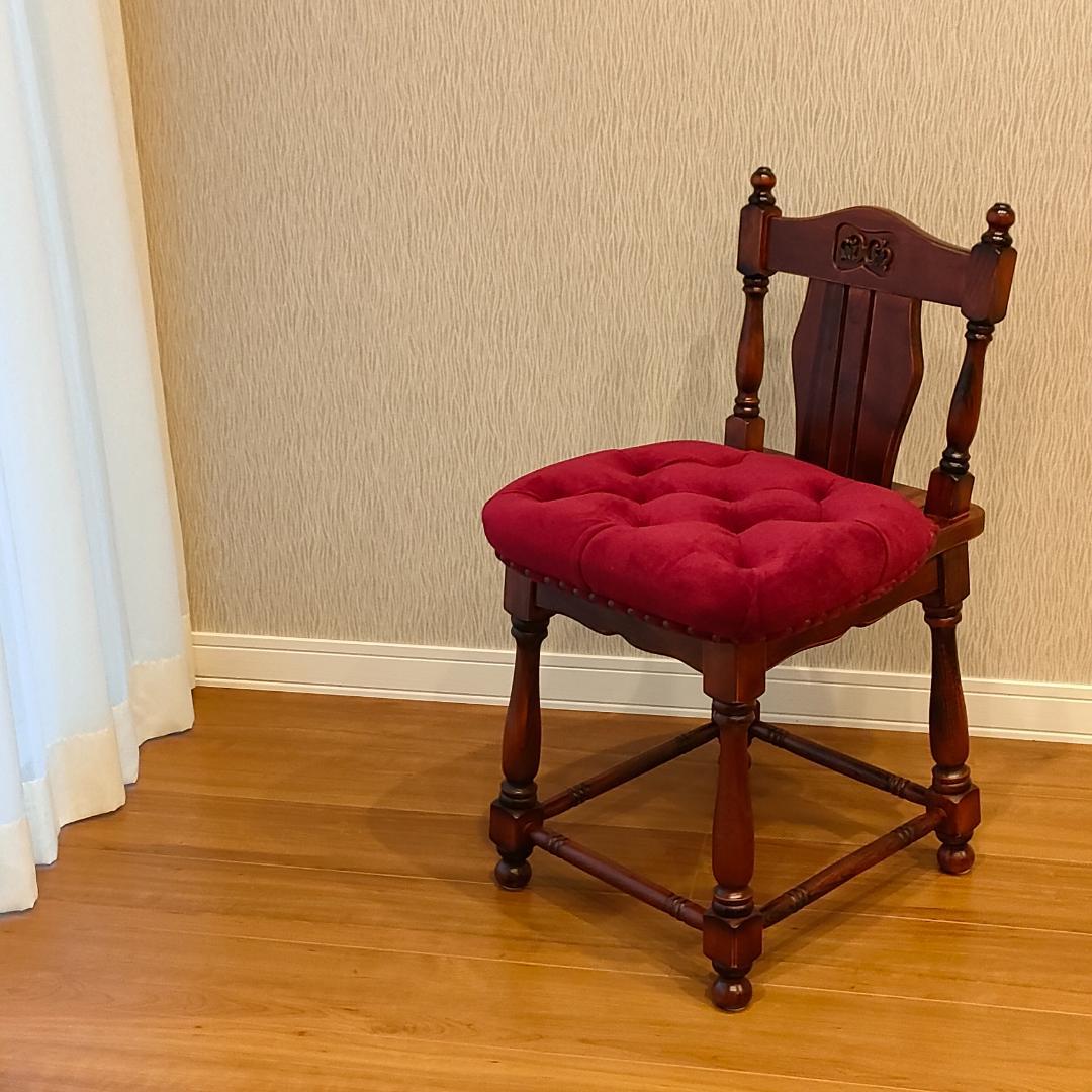 〈美品〉アンティークチェア　ワインレッド　ろくろ脚　鋲打ち