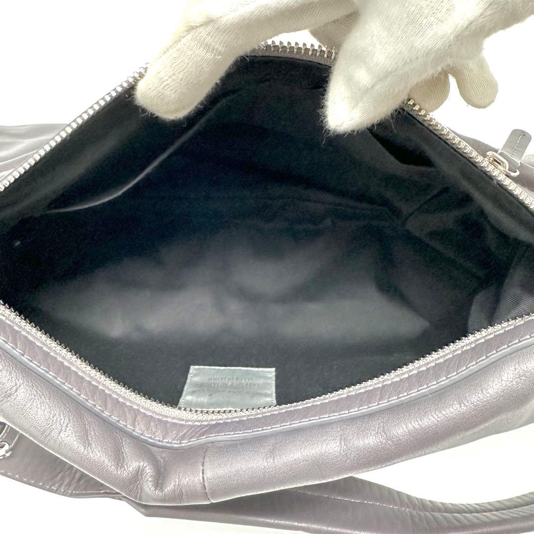 kawa-kawa ハトメ ボディバッグ Lサイズ レザー 赤みがかったグレー