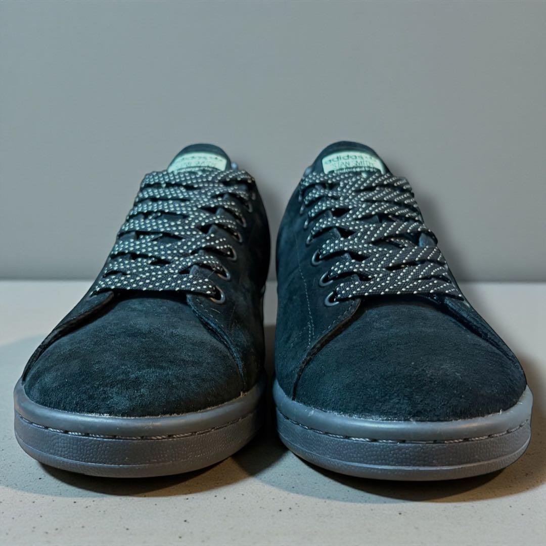 【ティファニーブルーの名品】アディダス　スタンスミス　ブラックスウェード