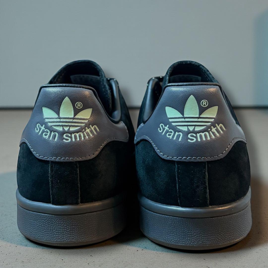 【ティファニーブルーの名品】アディダス　スタンスミス　ブラックスウェード