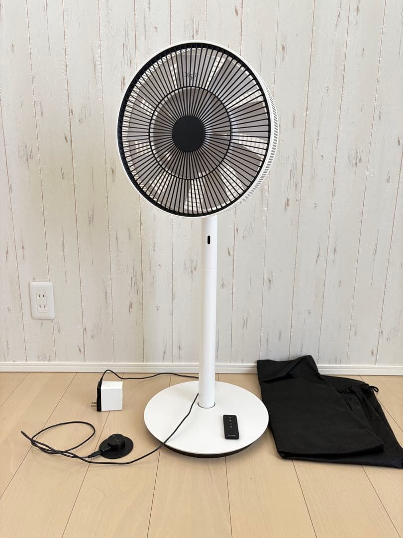 バルミューダ扇風機　2018年製　リモコン　専用袋　充電ドッグ　サーキュレーター