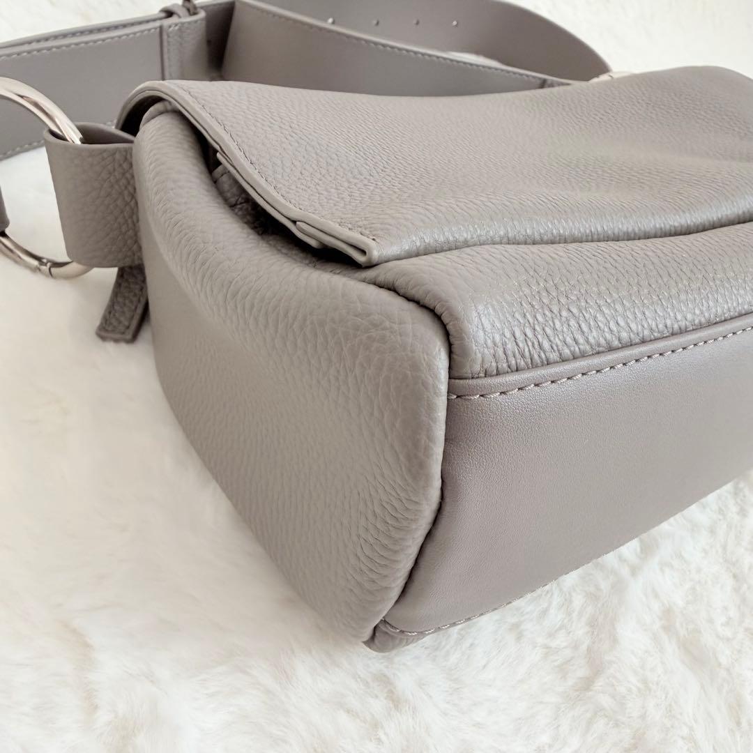 美品✨ビアズリー　レザーボディバッグ　トープ　ショルダーバッグ　2WAY 完売品