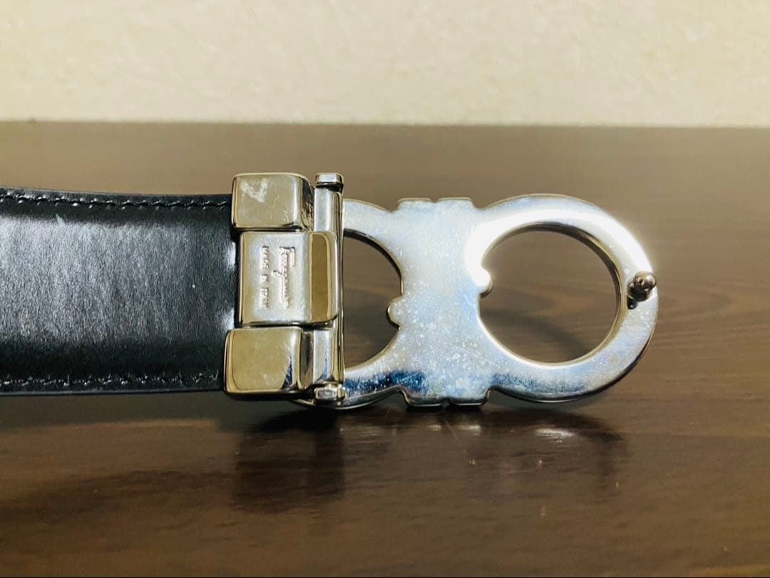 サルヴァトーレフェラガモ　レザーベルト　ダブルガンチーニ　シルバー　リバーシブル