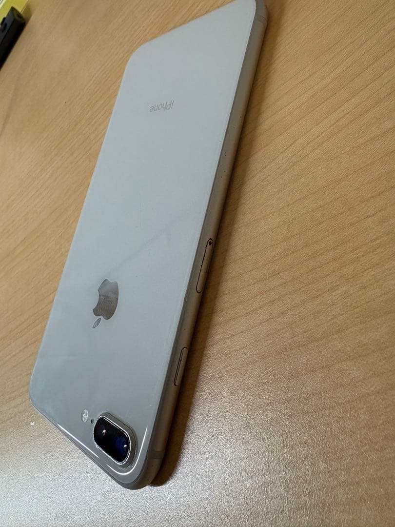 美品　Apple iPhone 8 本体 ホワイト☆