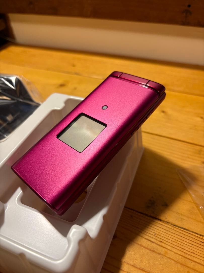 未使用　auかんたんケータイkyf38