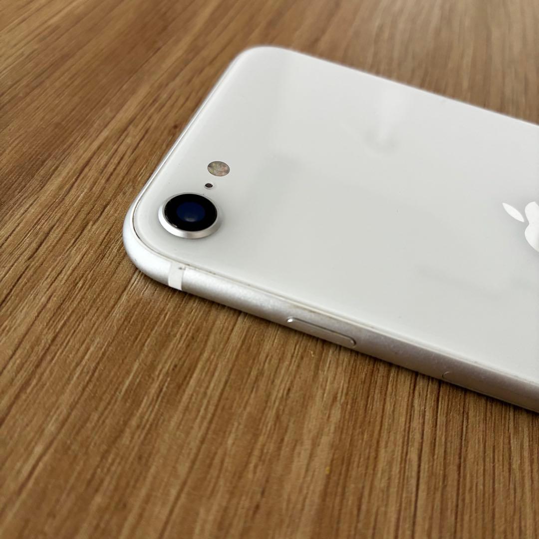 Apple iPhone SE (第2世代) ホワイト　64GB