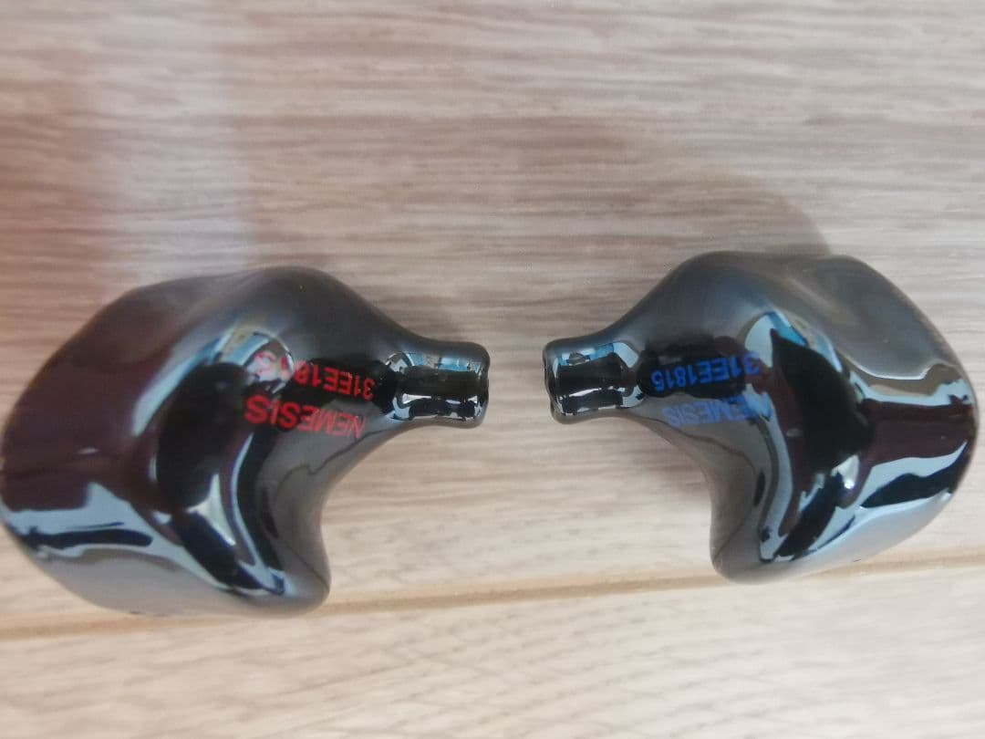 Empire ears Nemesis 限定デザイン