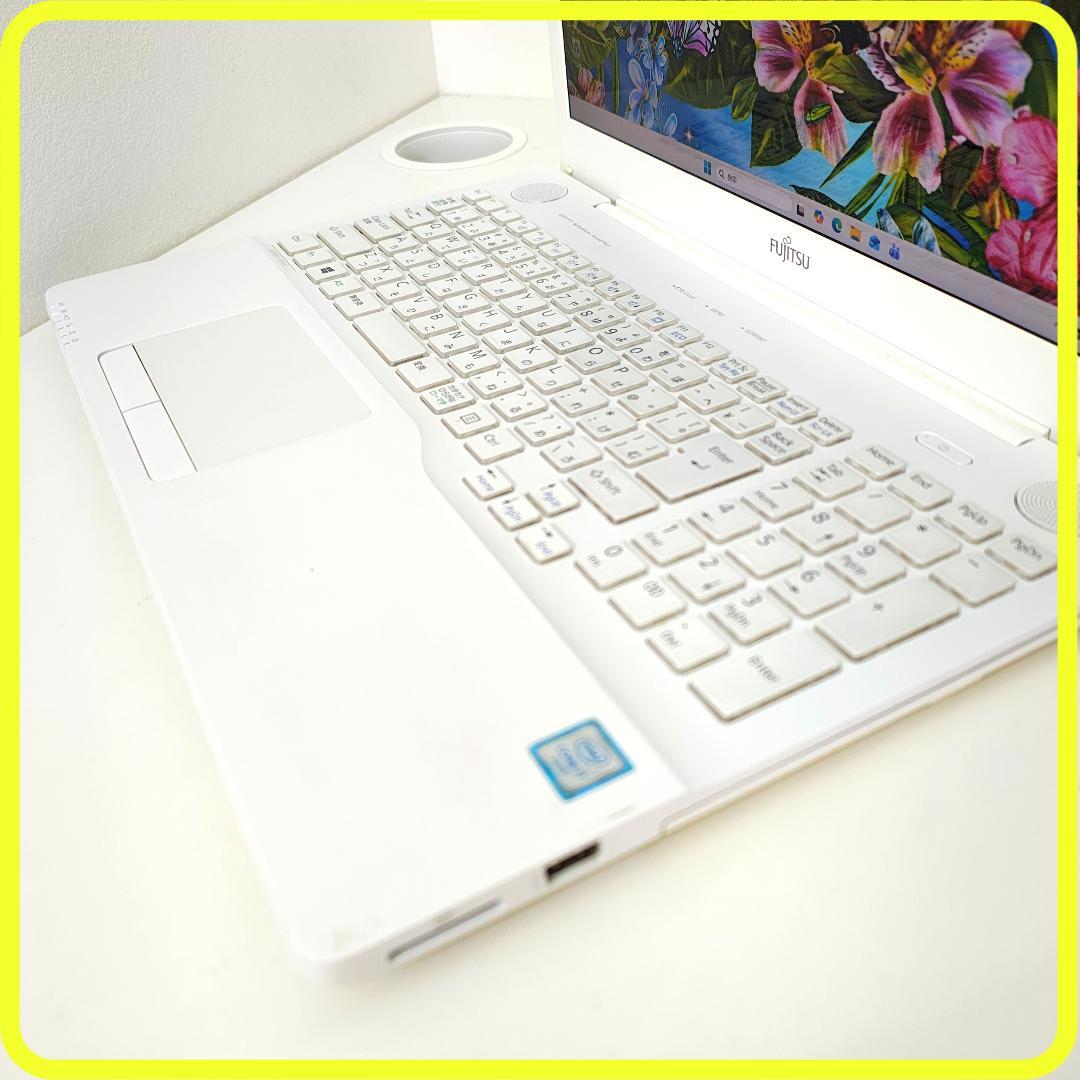 白　第6世代　i7　新品SSD512⭐️windows11ノートパソコン　793