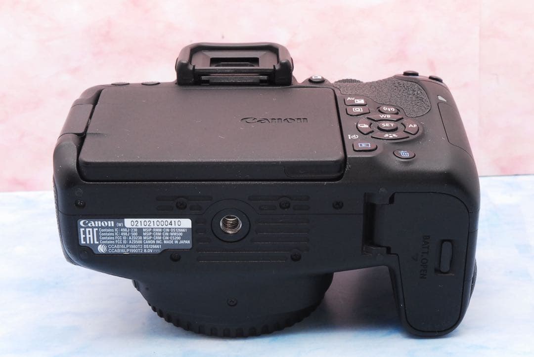 Canon Kiss X9i☆Wレンズ☆一眼レフカメラ☆持ち運び用バッグ付