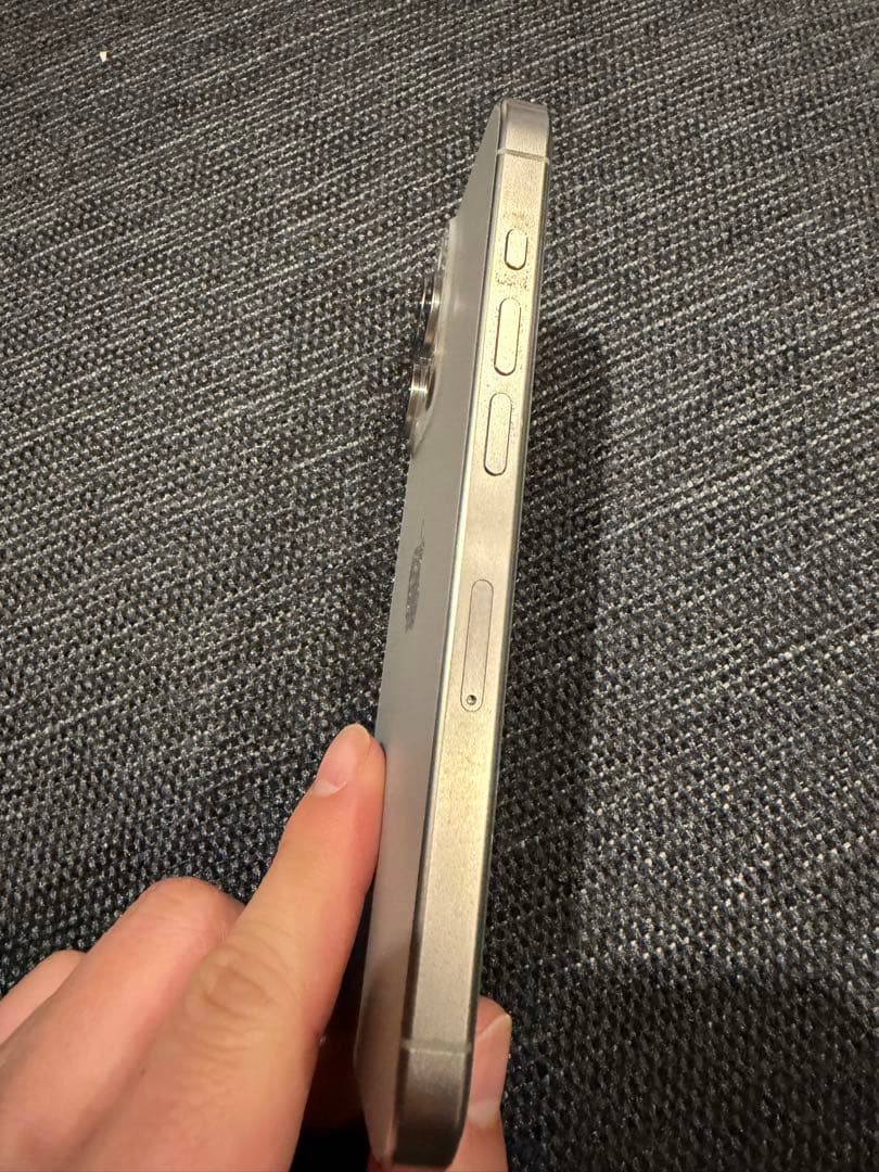 【極美品】Apple iPhone 15 Pro 256GB 本体