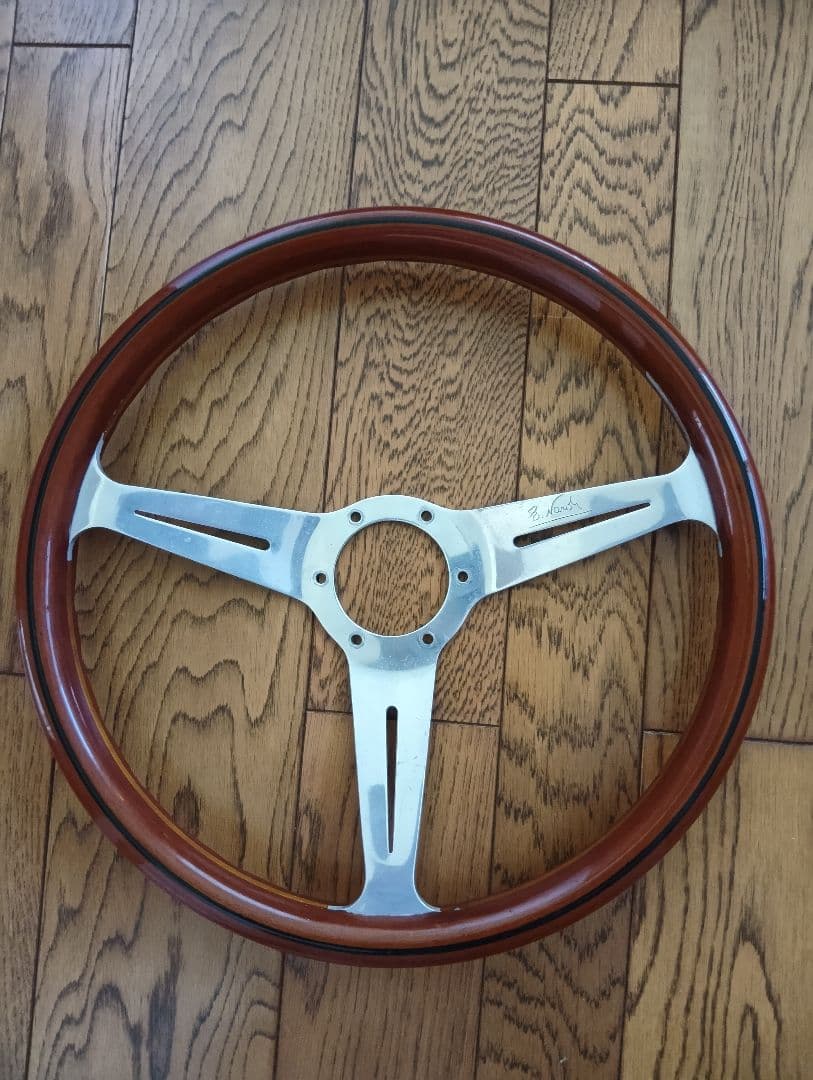 ナルディクラシック36シルバー