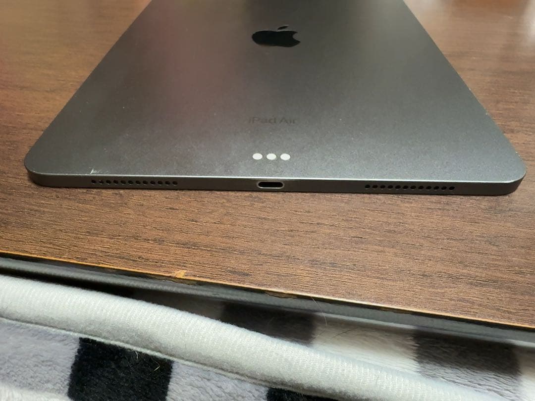 Apple iPad Air 5世代64GB スペースグレー