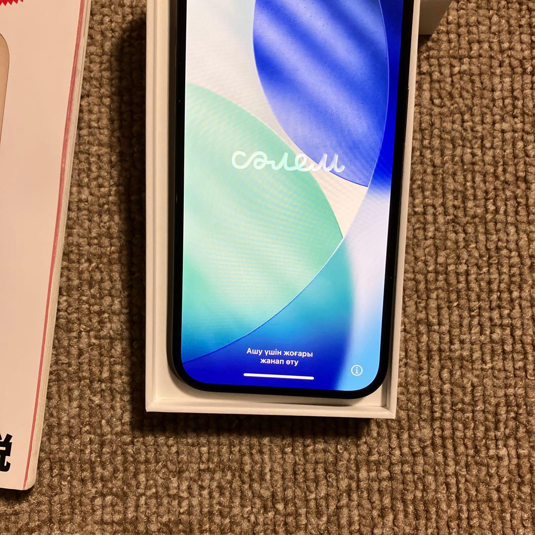 極美品IPhone 16. 128GBブラック　simフリ バッテリー100%、