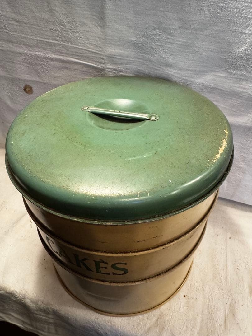 Tala社アンティーク　ケーキ缶