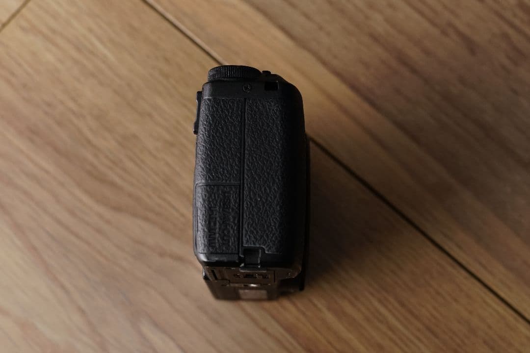 【傷あり、撮影問題なし】RICOH GR (APS-Cサイズ)