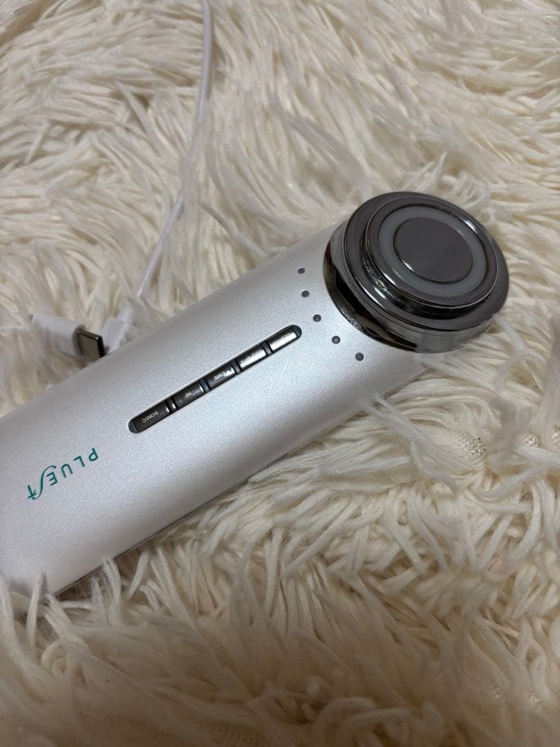 PLUG 美顔器 シルバー USBケーブル付き