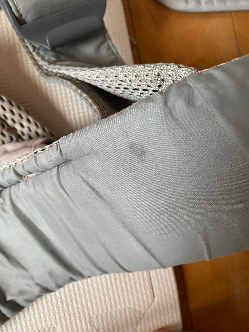 ベビービョルン　onekaiair グレーベージュ