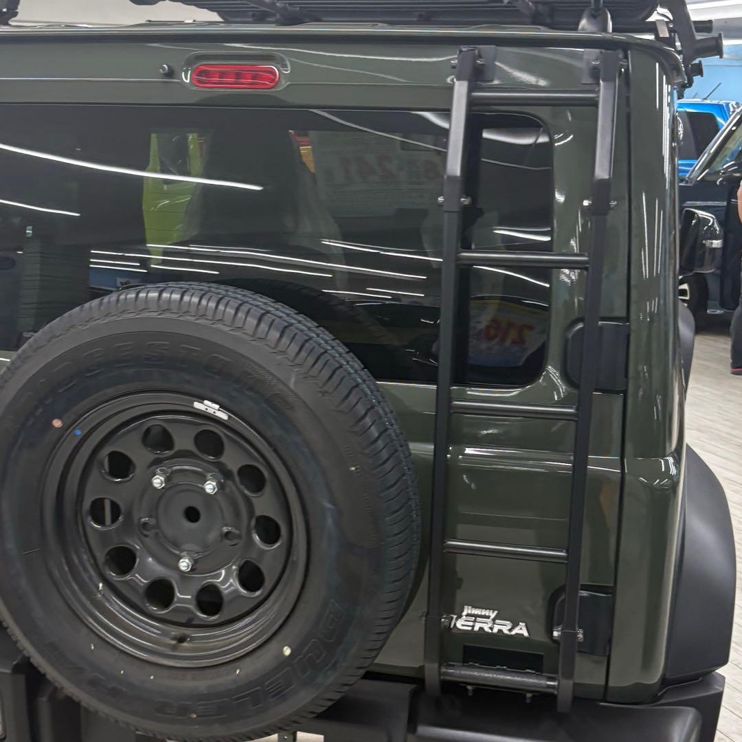 ジムニー リアラダー