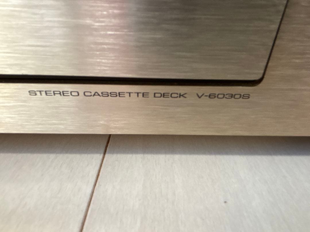 TEAC カセットデッキ V-6030S ゴールド ジャンク 電源OK