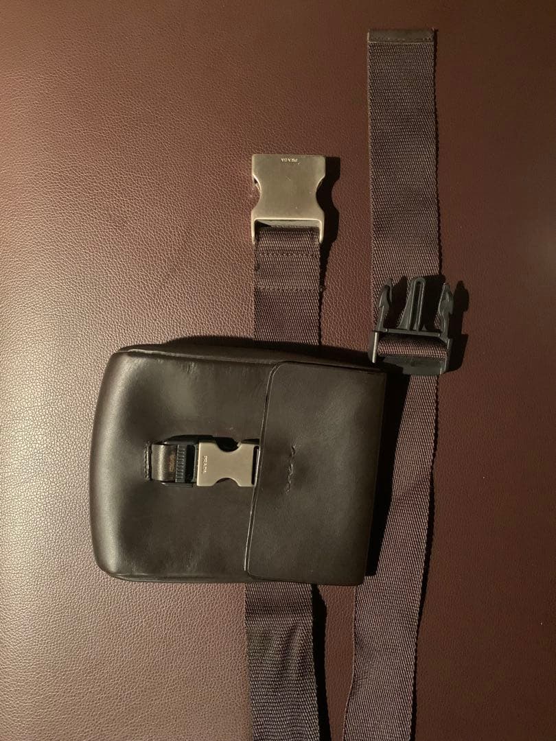 レア！プラダ　ウエストポーチ　ショルダーバック