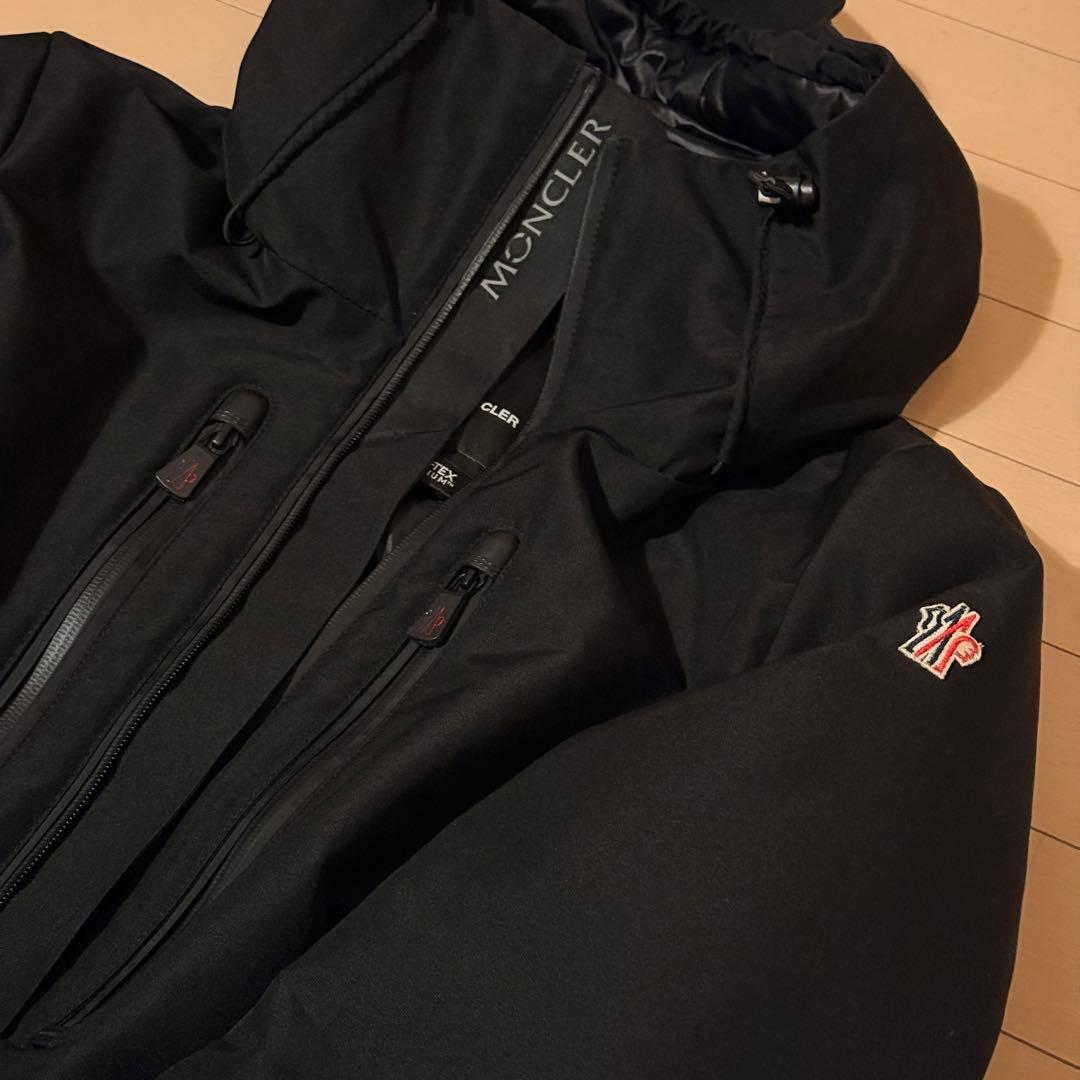 MONCLER ブラック ダウンジャケットGRENOBLE BESSANS