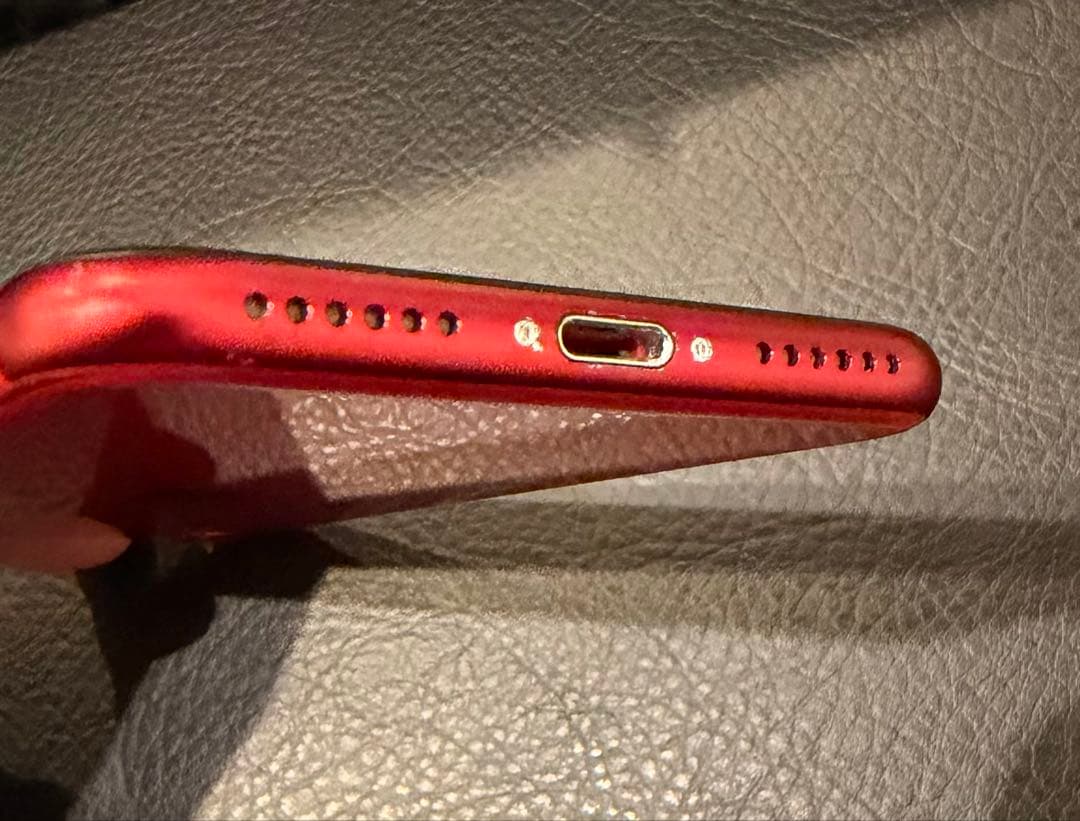 美品！Apple iPhone SE (第2世代) 64GB レッド