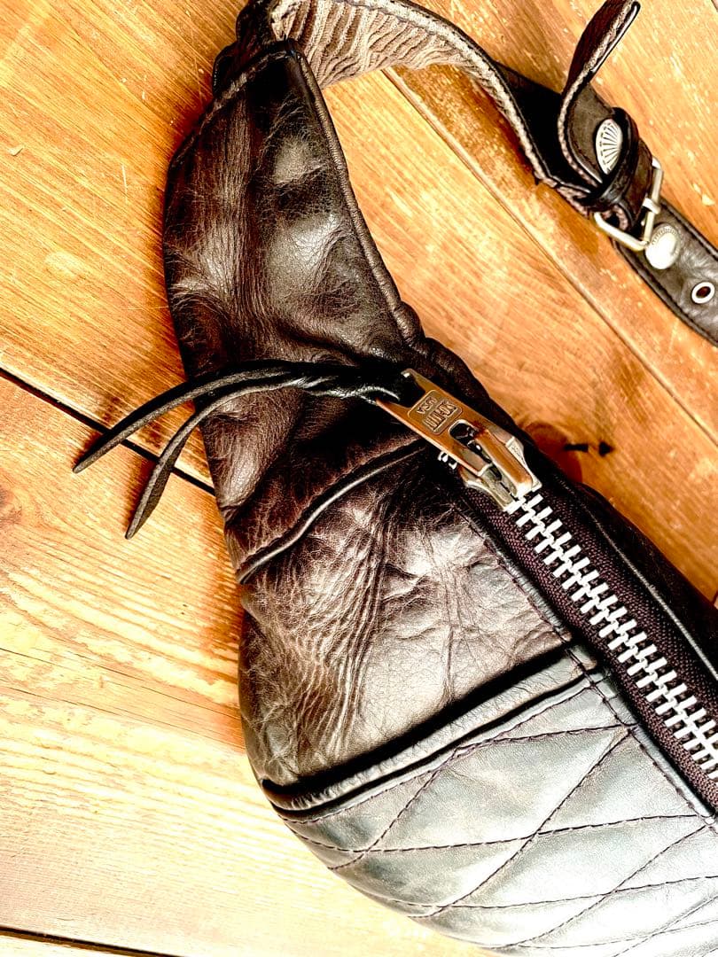 初期　Schott ブラックレザー ボディバッグ　カスタム