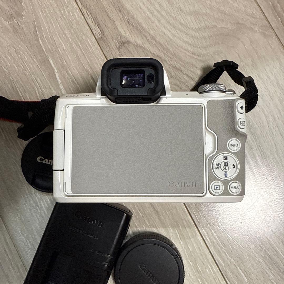 【美品】Canon EOS Kiss M ホワイト