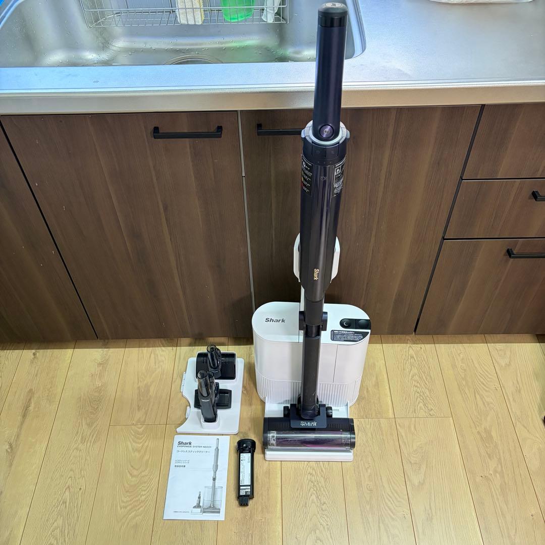シャーク　EVOPOWER SYSTEM NEOII+ LC551JBK 掃除機