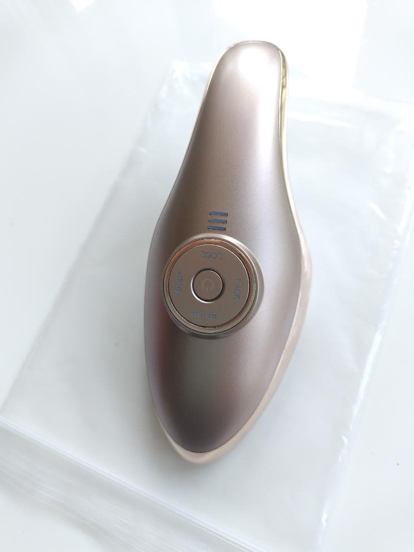 MEラボンエクラ 美顔器　IKKO