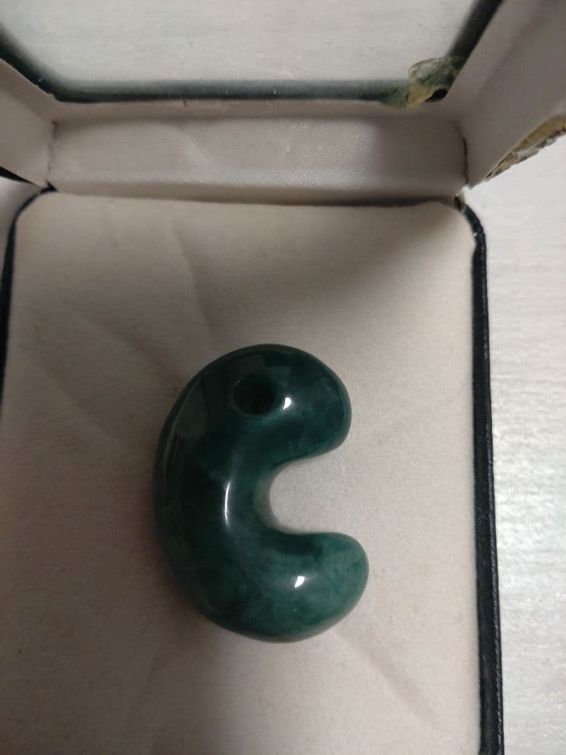 ひすいマガタマ(翡翠勾玉)