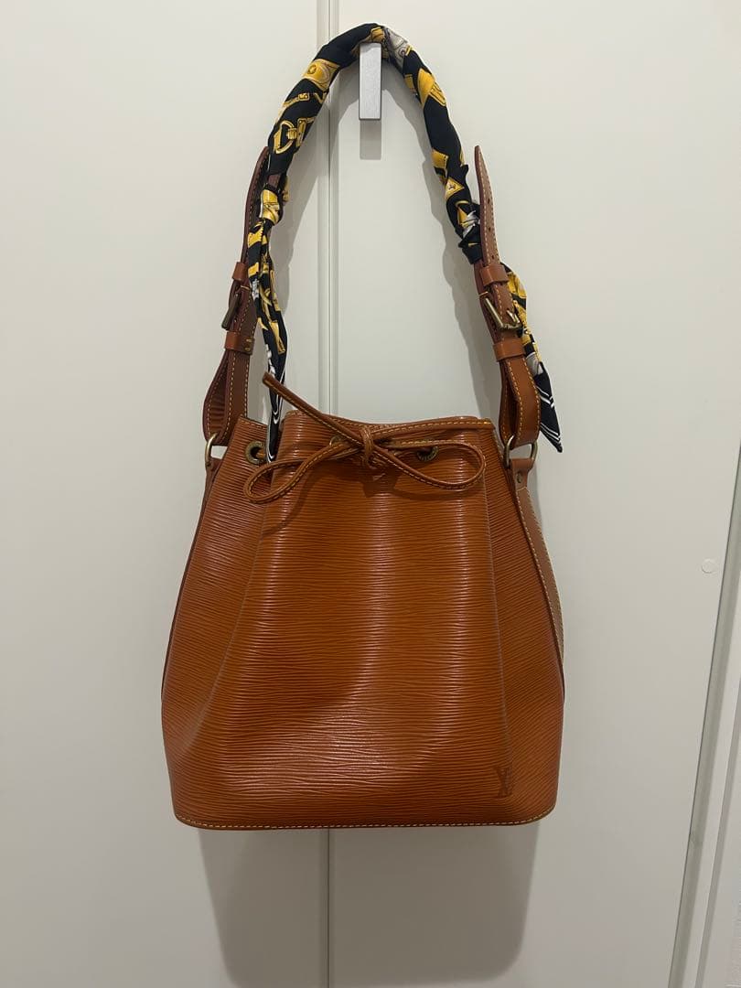 Louis Vuitton エピ　ノエ　バンドー付き