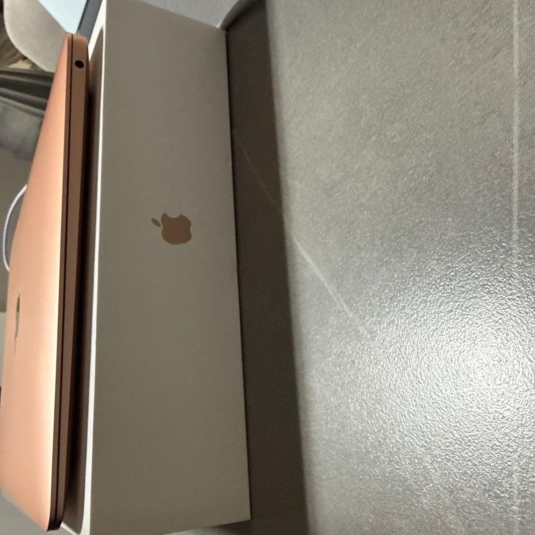 箱付美品！　MacBook Air 13.3インチ 2020 256GBゴールド