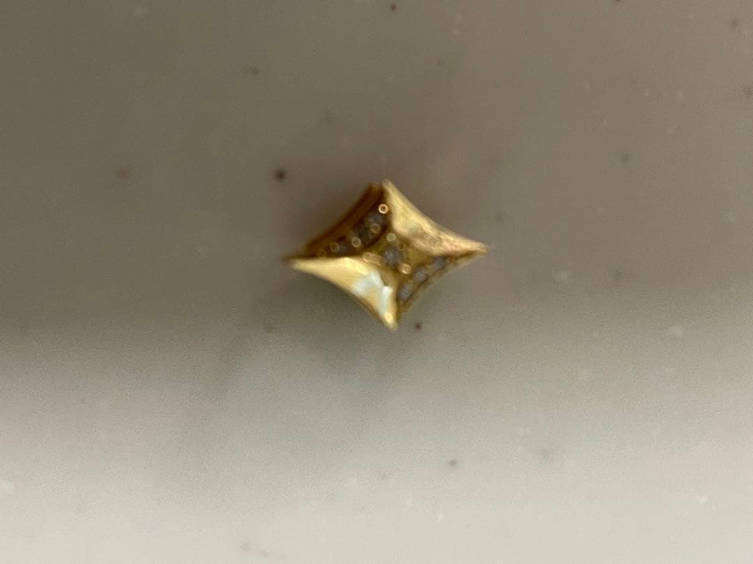 喜平　デザイントップ　重量0.88 ダイヤ➕エメラルド