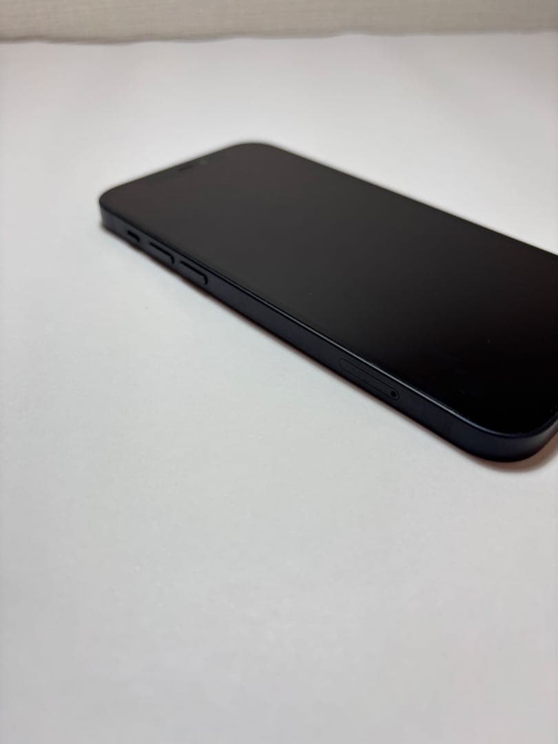 Apple iPhone 12 ブラック 本体　64GB