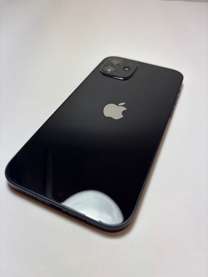 Apple iPhone 12 ブラック 本体　64GB