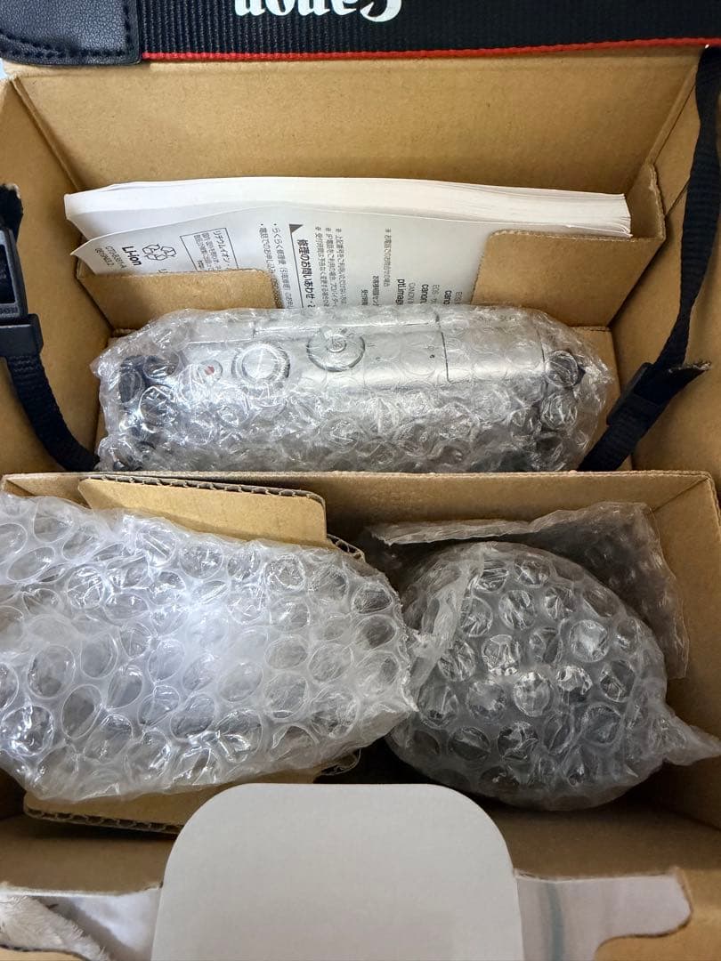 Canon EOS M100 ミラーレス一眼 2レンズ付き