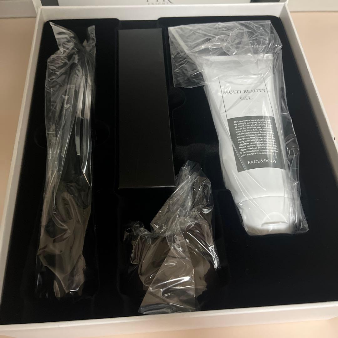 PYR パイラナイト