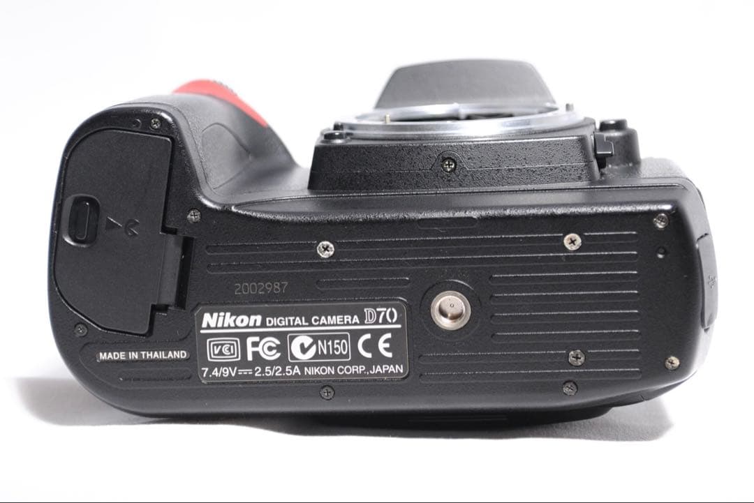 美品✨Nikon D70✨一眼レフカメラ　初心者おすすめ　中近レンズ　ショット少