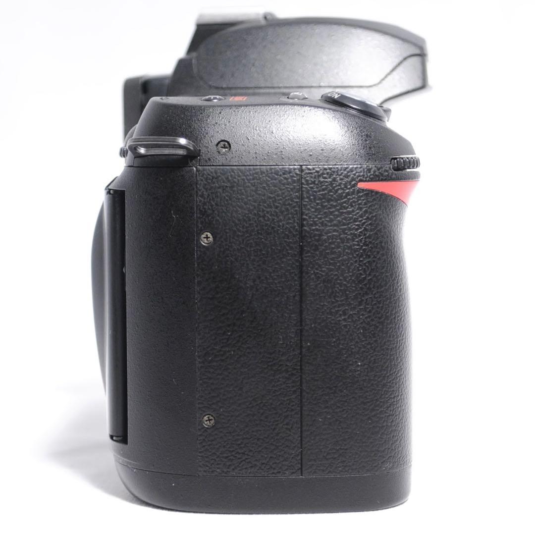 美品✨Nikon D70✨一眼レフカメラ　初心者おすすめ　中近レンズ　ショット少