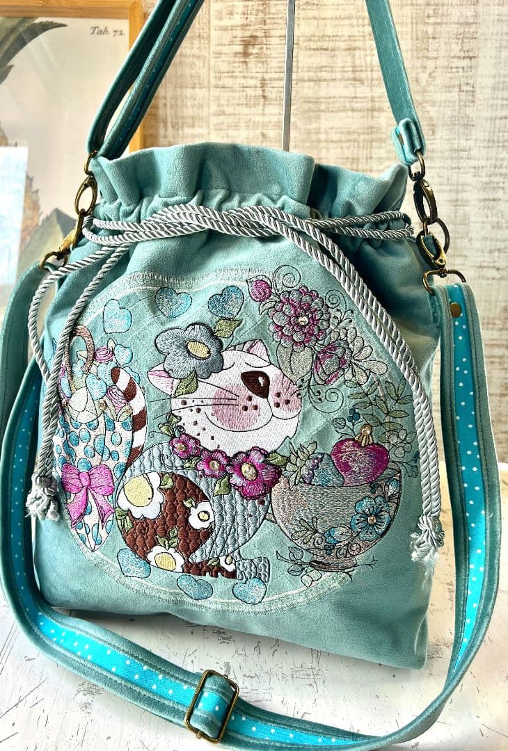 ＊お纏めリクエスト＊ロラライハリス♡ターコイズブルーベロア刺繍の巾着バッグなど