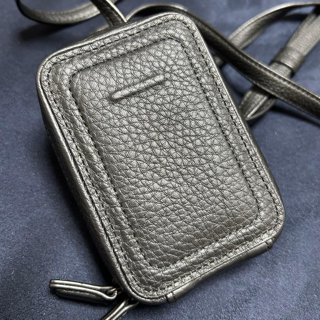 【美品】objcts.io アジャスタブルレザーストラップ一体型 マイクロバッグ